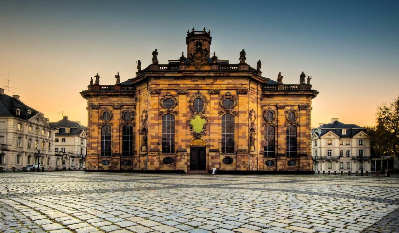 Im Grunen Am Stadtrand Saarbruecken Luaran gambar